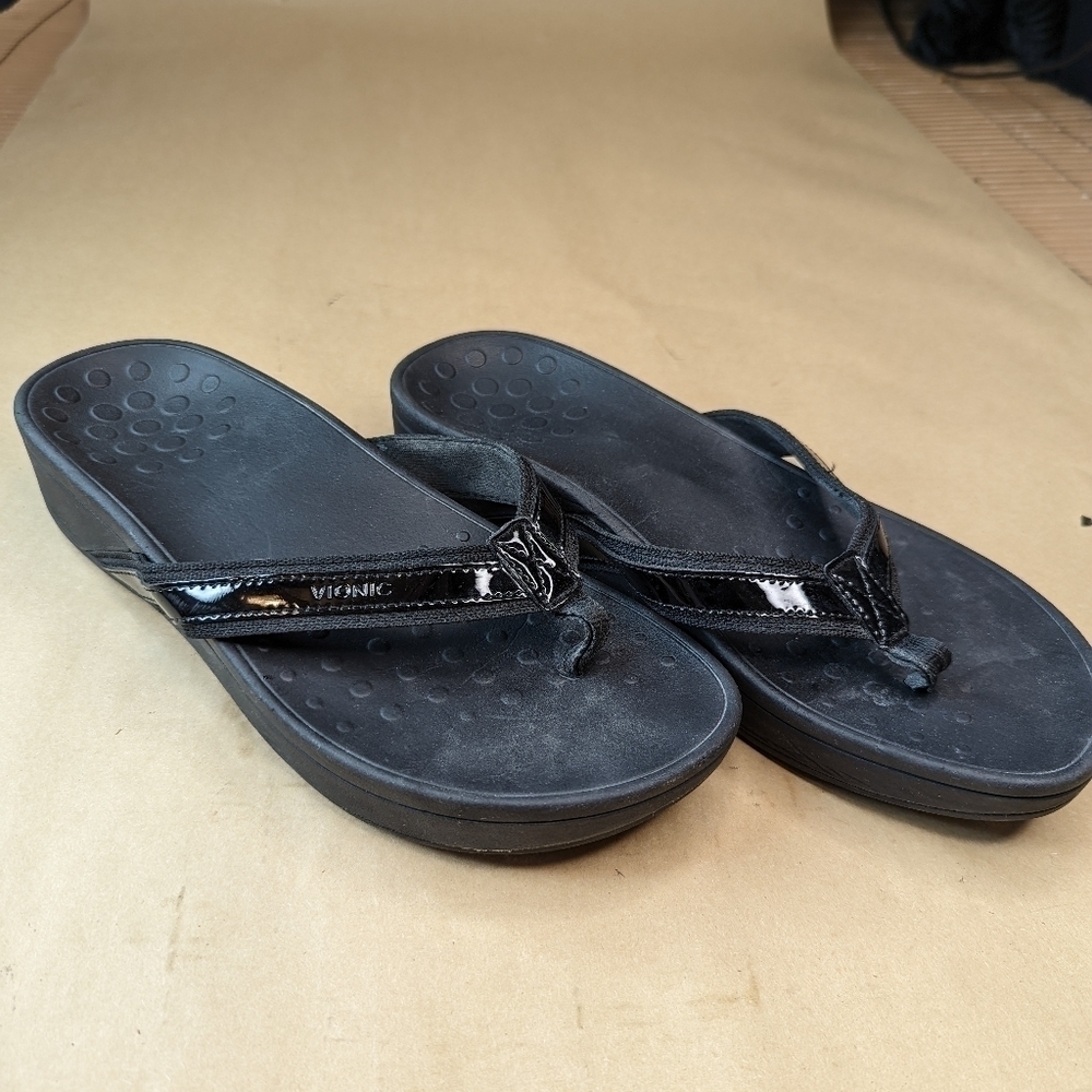 Vionic Women's Size 10 Tide ll, Black Patent Leather Flip Flop Podiatrist Desig